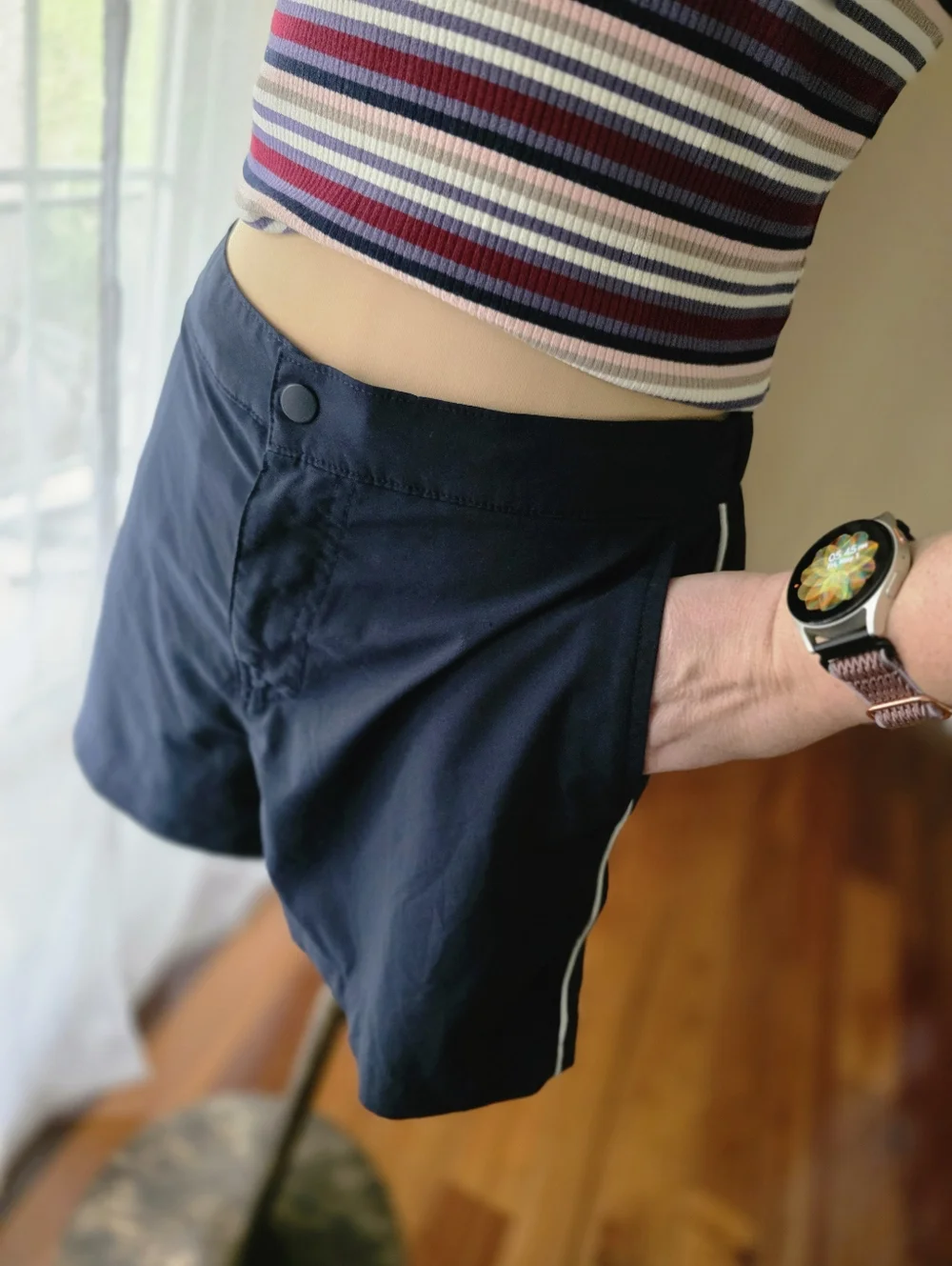 Abercrombie & Fitch Navy Athletic Shorts with White Retro Piping - Size Small